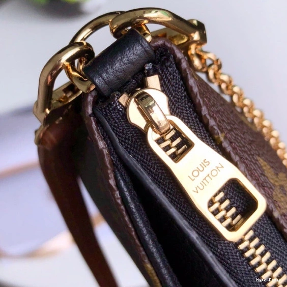 CHANELUTCH PALLAS Louis Vuitton 0802
